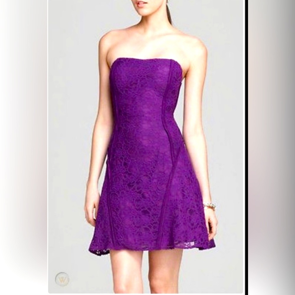 AIDAN MATTOX SIZE 2 strapless mini purple dress.